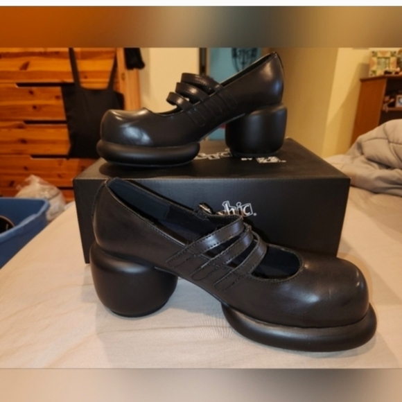 ANARCHIC BY T.U.K. - BUBBLE HEEL MARY JANES - PRE-LOVED - Picture 7 of 7